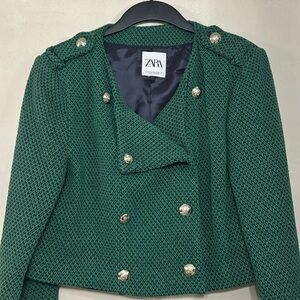 Gently worn - ladies ZARA green military cropped blazer w/ gold buttons. Sz.XXL